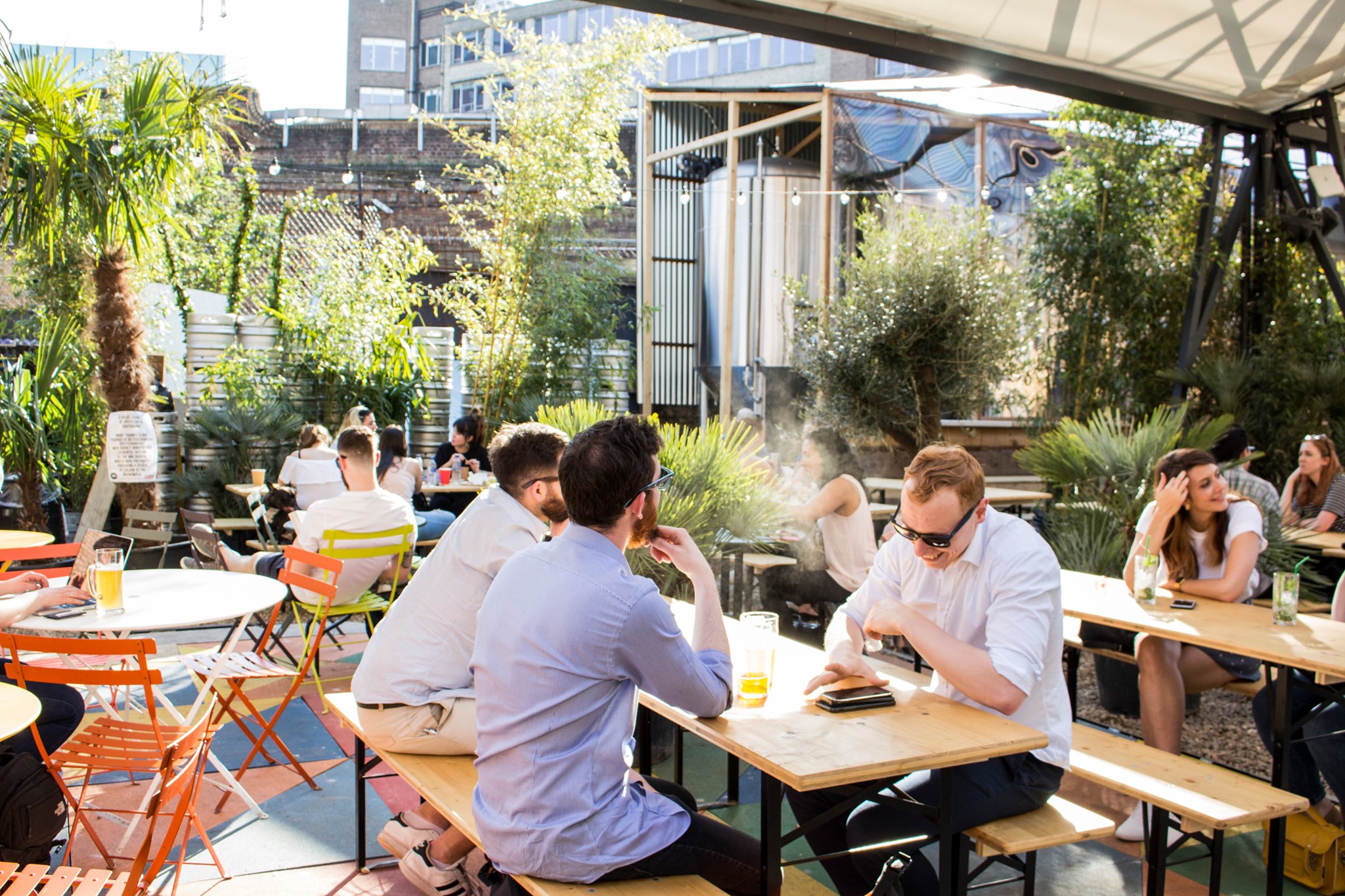 Alfresco dining, drinking and socialising with Ping Header Image