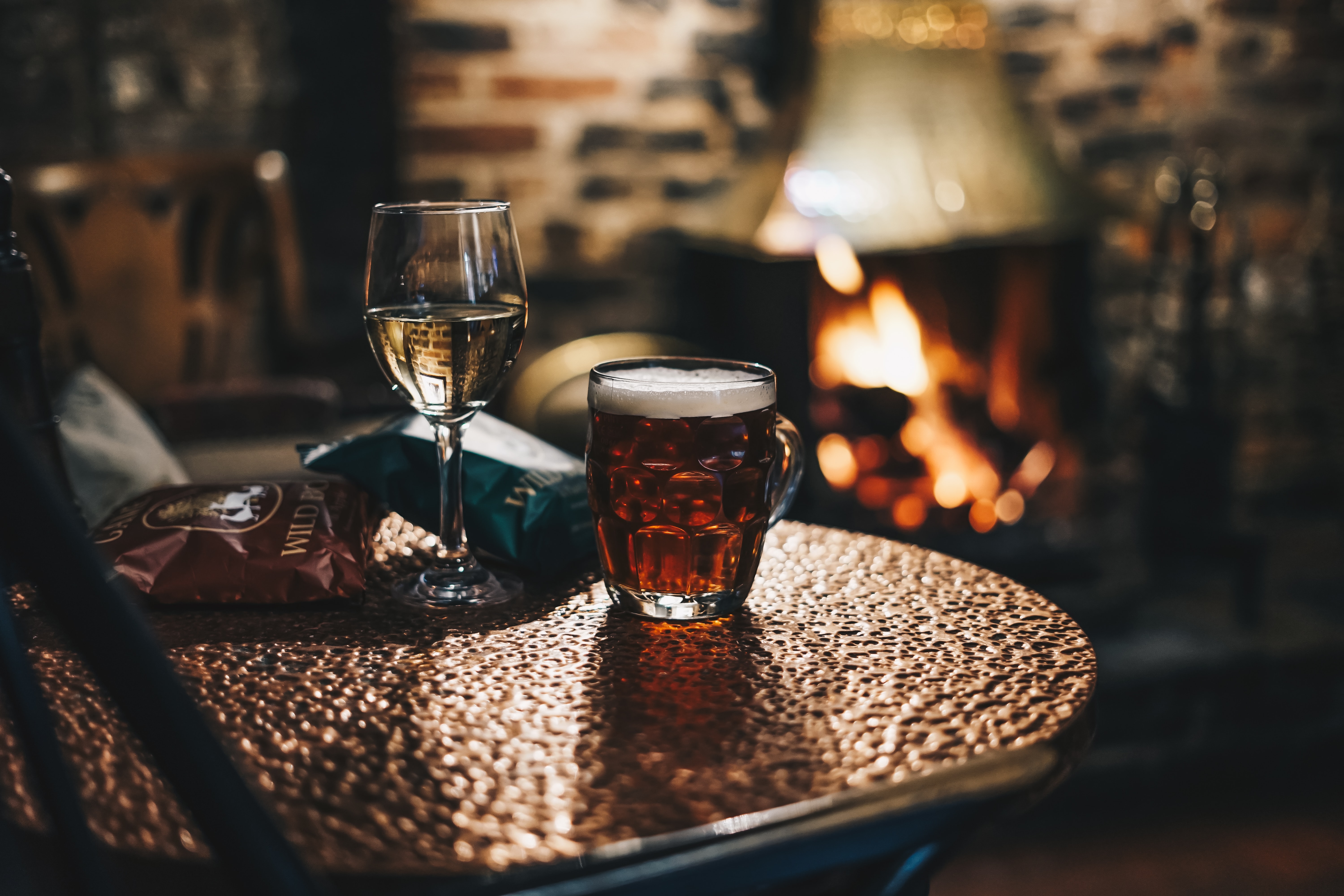 12 days of Pingmas : Cozy Pubs in London to spend Christmas Header Image