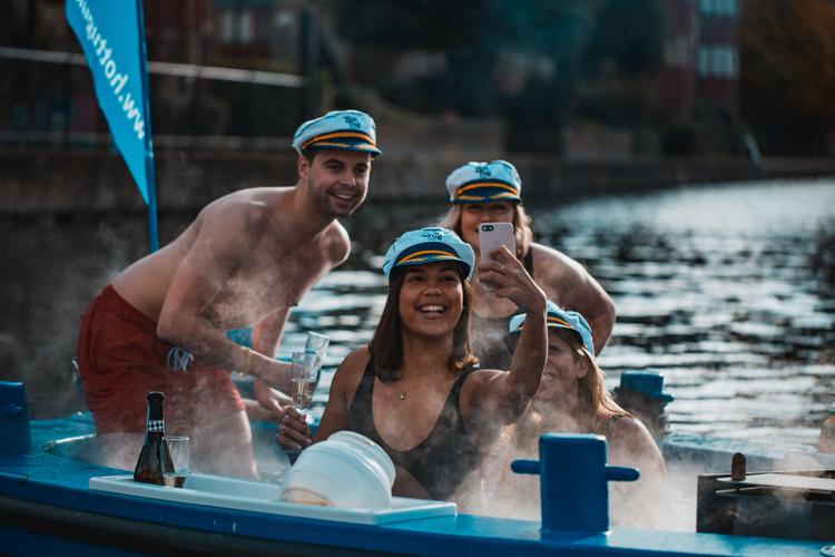 Image 1 from Skuna Hot Tub & BBQ Boats's image gallery'