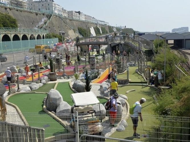 Image 3 from Jungle Rumble Adventure Golf - Brighton's image gallery'