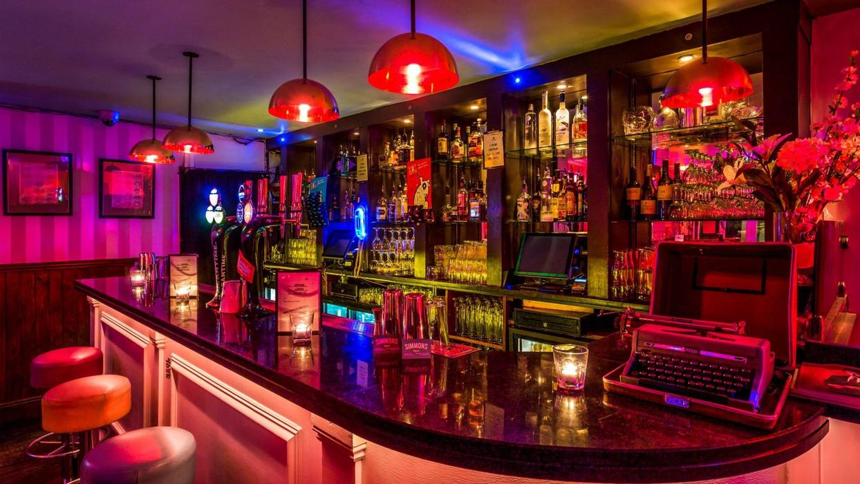 Image 4 from Simmons Bar | Fitzrovia's image gallery'