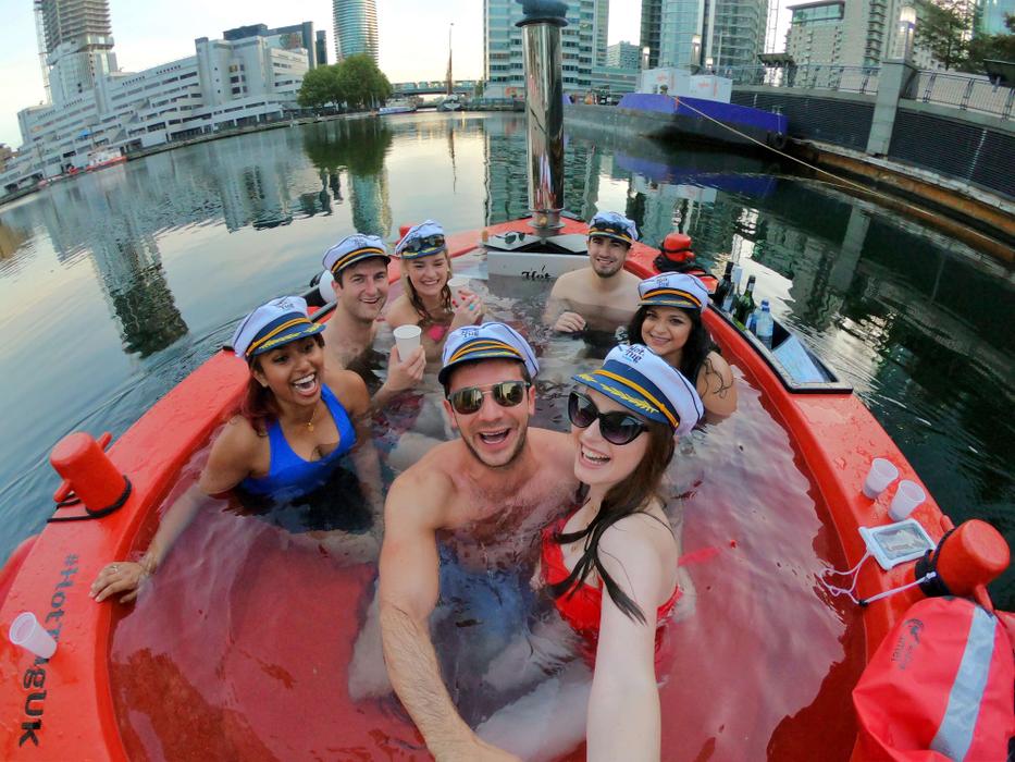 Image 4 from Skuna Hot Tub & BBQ Boats's image gallery'