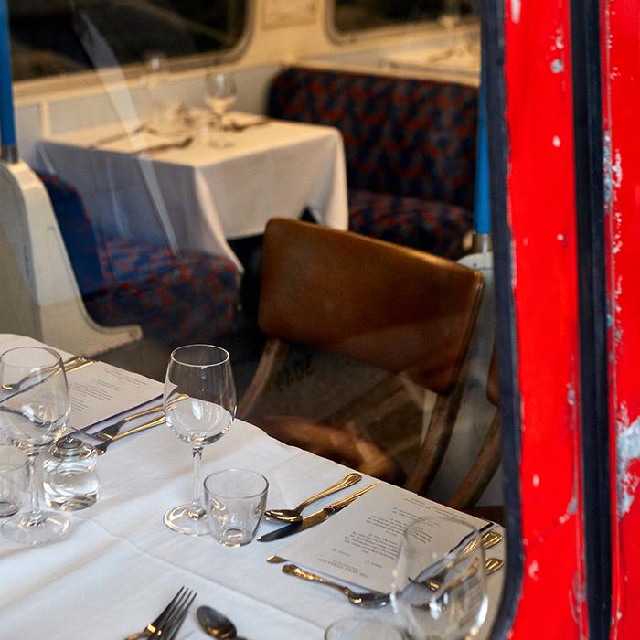 Image 3 from supperclub.tube - Dining on a Tube Train's image gallery'