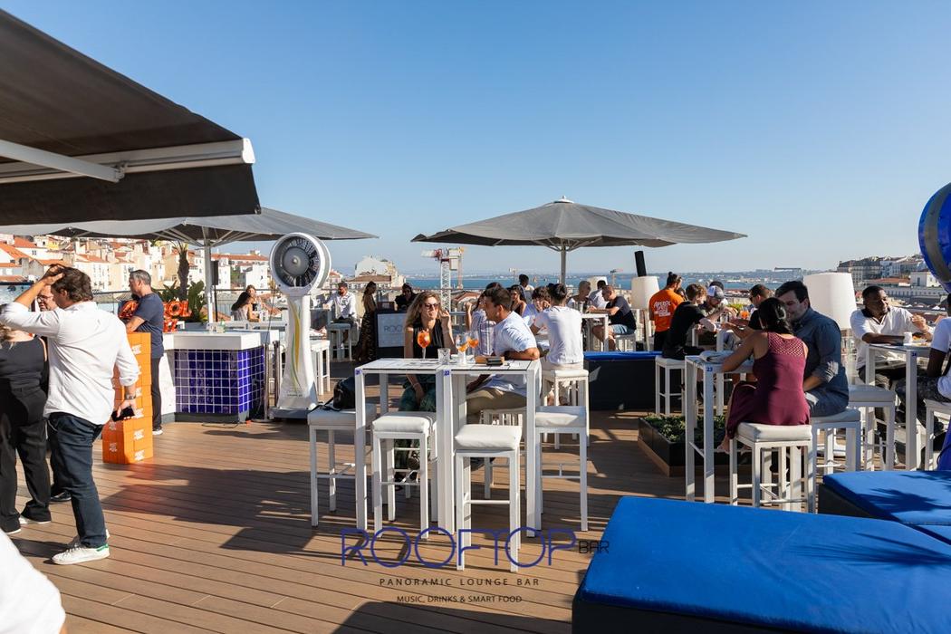 Image 8 from Rooftop Bar - Hotel Mundial's image gallery'