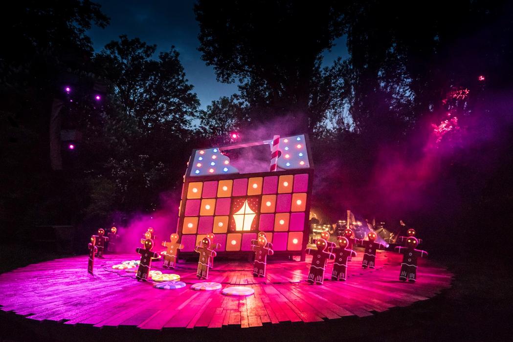 Image 2 from Regent's Park Open Air Theatre's image gallery'