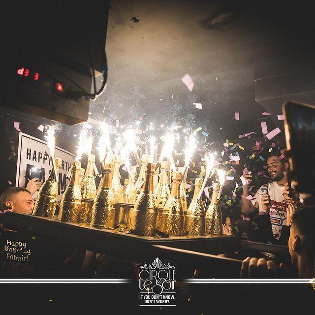 Image 4 from Cirque Le Soir's image gallery'