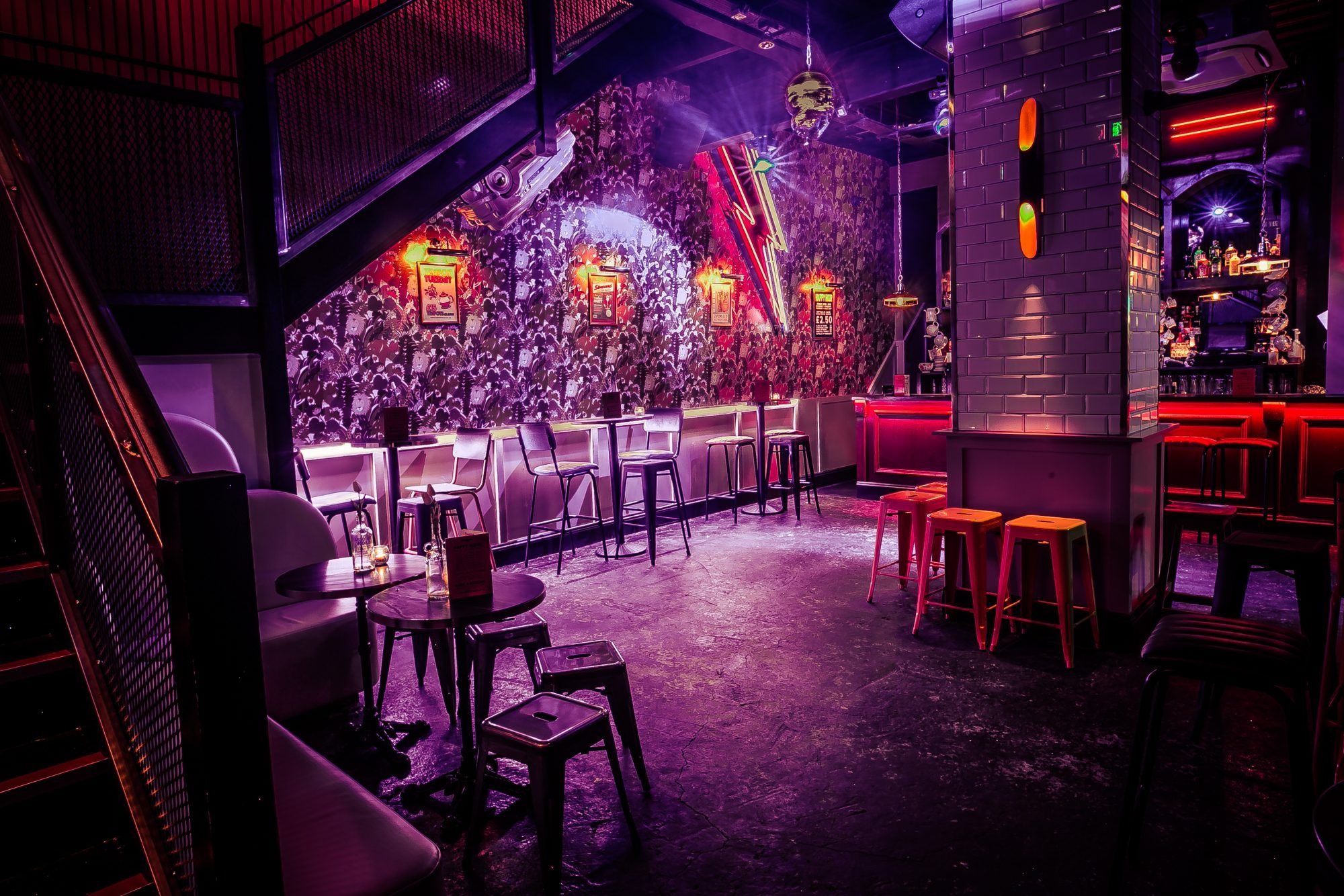 Simmons Bar | Monument London - Ping Culture