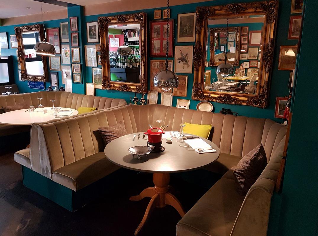 Bully's Restaurant low resolution