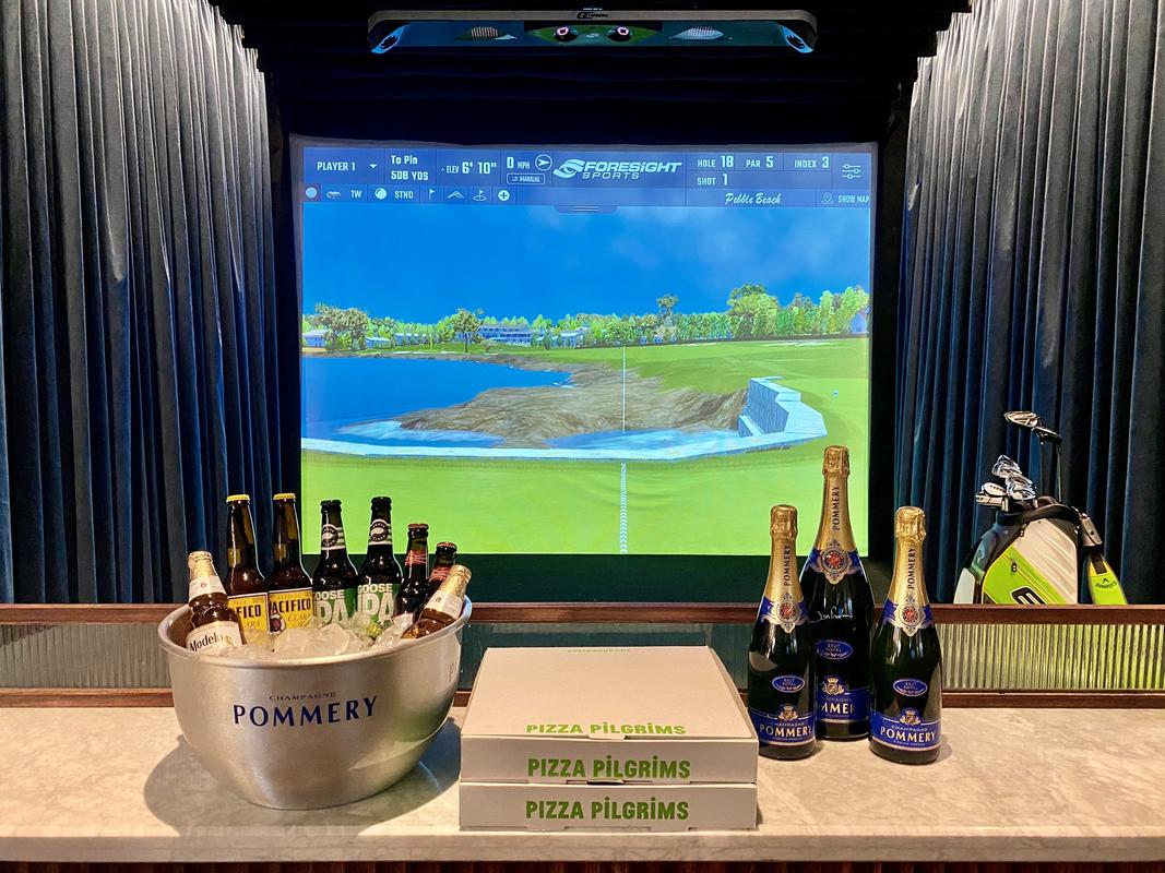 <h2>The best modern golf clubhouse - with a twist!</h2>